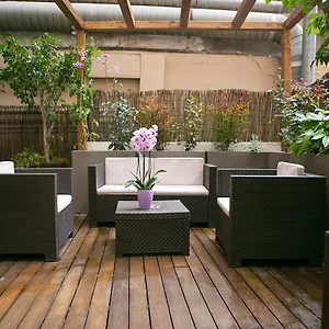 blanc-guest-house.topbarcelonahotels.com/